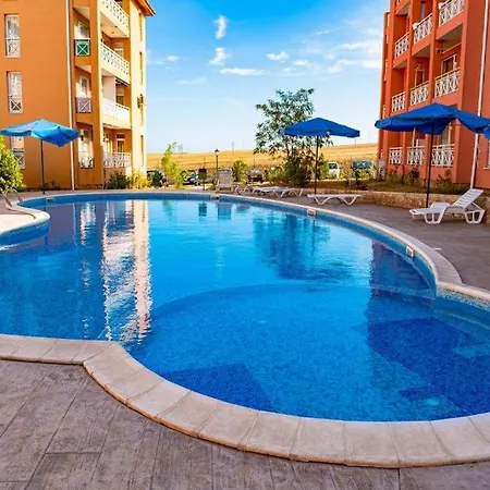 Apartment Floor, With Views At Sunny Day 6