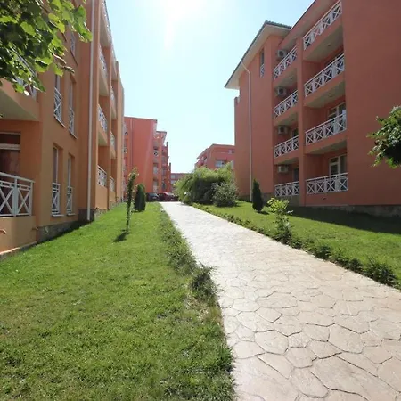 Apartment Floor, With Views At Sunny Day 6